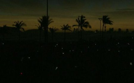 Total solar eclipse cuts path across U.S.